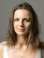 Wohnungslose Frau hoch