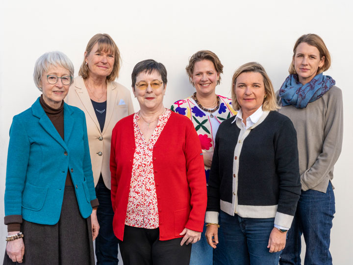  Der Neue Vorstand (v.l.n.r.): Ellen Grisar, Karin Seitz, Heidi Rösler, Pia Clary, Romana Forst und Alma Thoma.